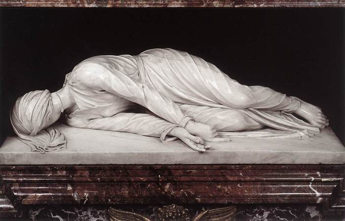 Рис. 103 - Стефано Мадерна. Изваяние лежащей св. Цецилии в Санта Чечилиа в Риме.