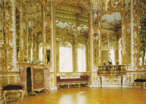 Рис. 248 - Франсуа де Кювилье. "Богатая комната" в Мюнхенской "Резиденции".